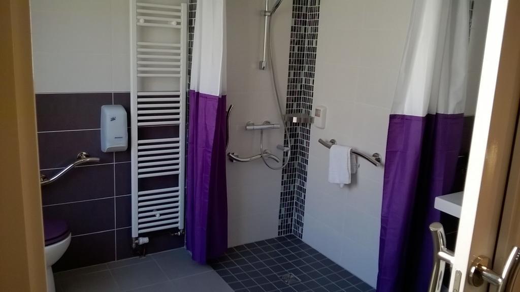 Contact Hotel Du Cerf Château-Gontier Δωμάτιο φωτογραφία