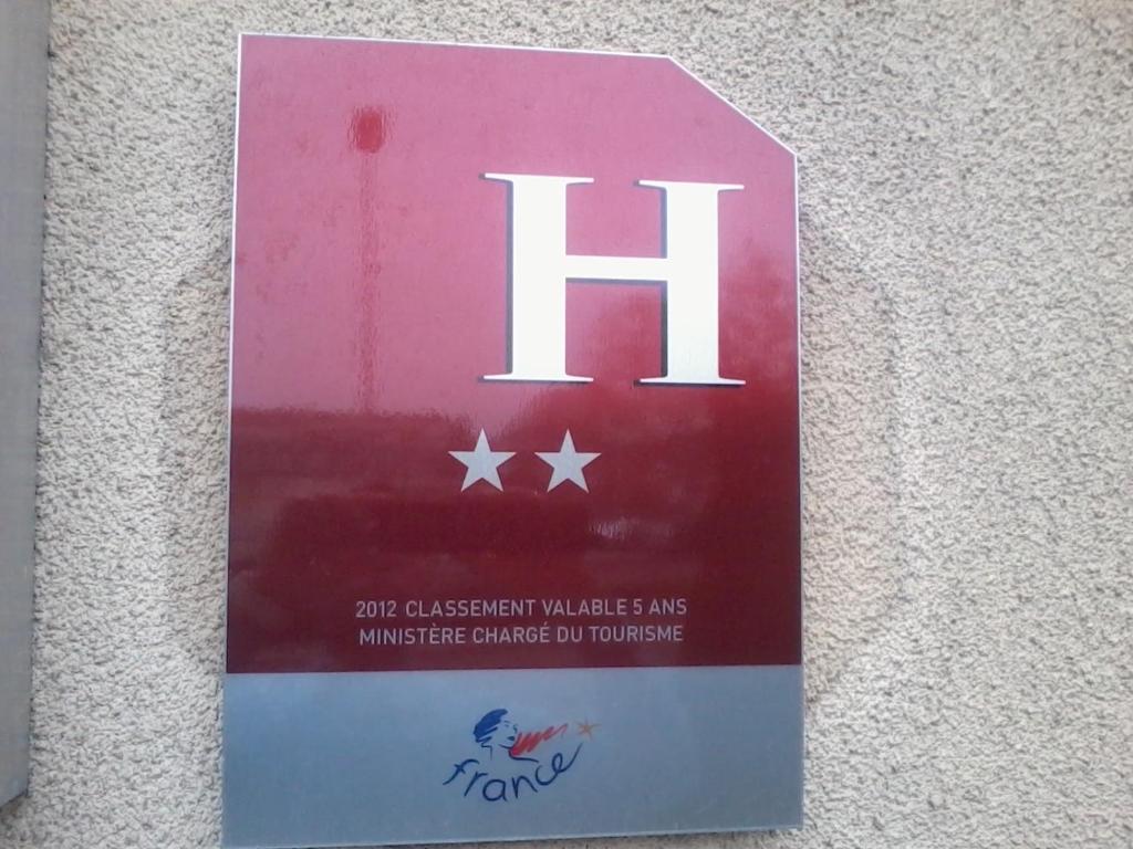 Contact Hotel Du Cerf Château-Gontier Εξωτερικό φωτογραφία